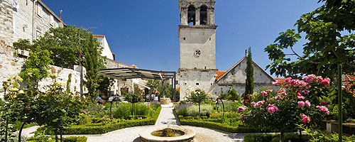 Szent Lőrinc kolostor középkori mediterrán kertje