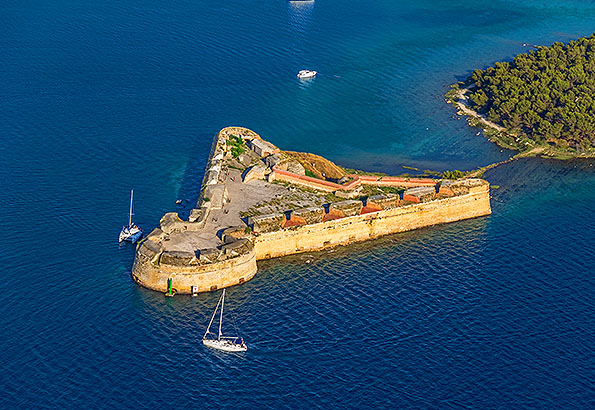 Horvátország egyik jelképe a Szent Miklós erőd