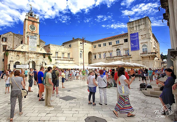 A Népek Tere Zadar óvárosában