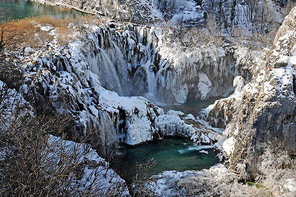 Csodálatos látvány a Plitvicei tavak télen is