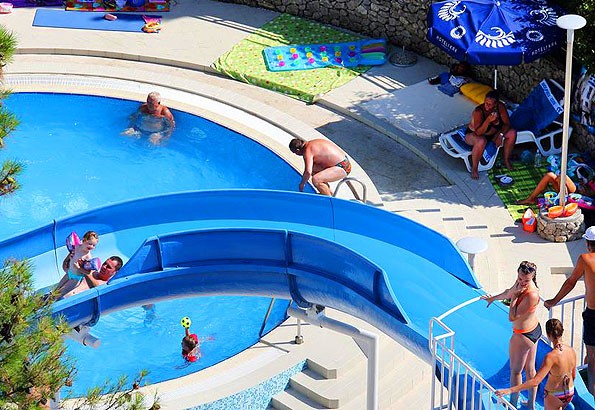 Akár egy hétig ingyen csúszdázhatunk Horvátországban a Hotel Drazicában a Krk szigeten