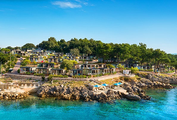 Horvátországban a Krk szigeten a Jezevac kemping mobilházaiban kényelmesen nyaralhatunk