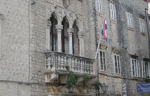 Reneszánsz stílusú a Cipiko palota erkélye