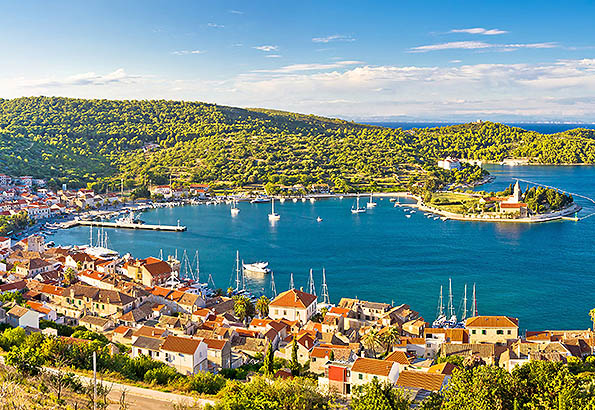 Ilyen szép Vis város Horvátországban, ahol a Mamma Mia 2-t forgatták